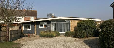 Comfort Villa, Private Bathroom (With Games Room) | Garden