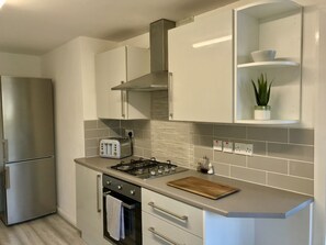 Comfort Villa, Private Bathroom (With Games Room) | Shared kitchen - Stanford Villa (Stanford-le-Hope)