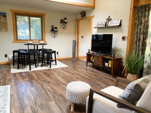 Una televisión, un reproductor de DVD