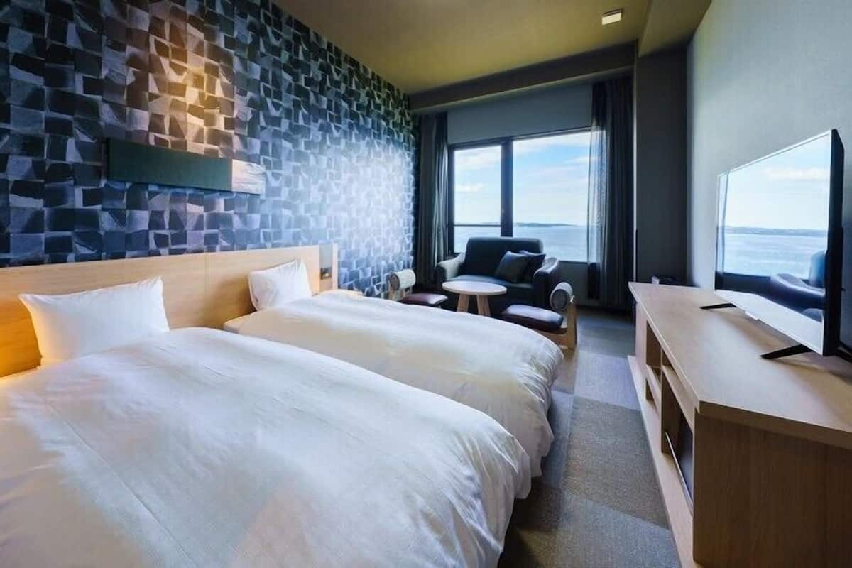 Down duvets, desk, blackout curtains, free WiFi