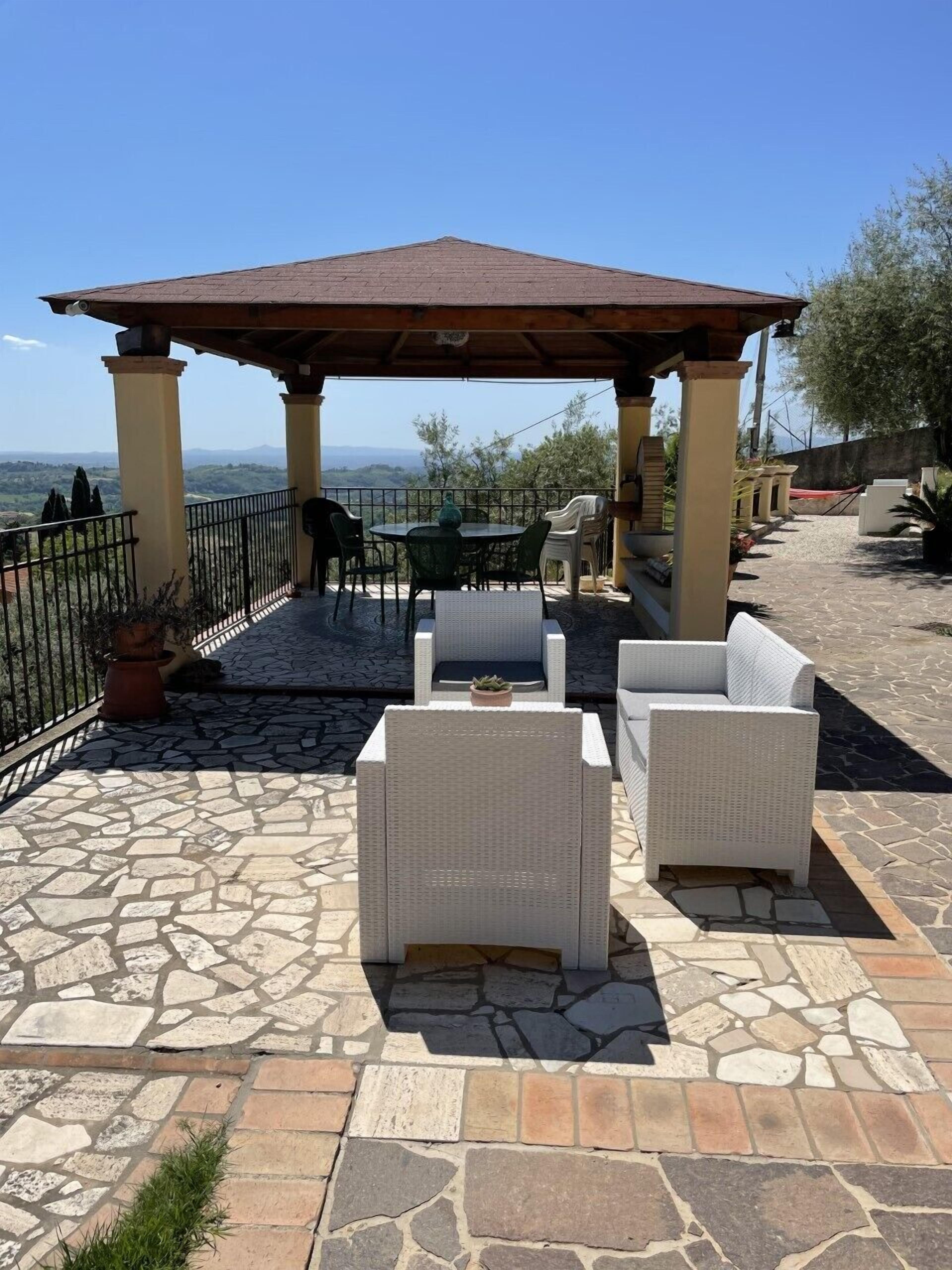Delightful Villa with Private Pool- 2 Km Umbria - 10 sleeping accommodations 