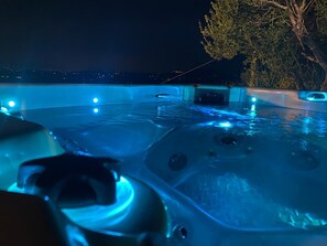 Outdoor spa tub - Delightful Villa with Private Pool- 2 Km Umbria - 10 sleeping accommodations  (Montebuono)