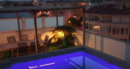 Le VIGATA, duplex apartment and roof terrace, private swimming pool