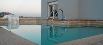Le VIGATA, duplex apartment and roof terrace, private swimming pool