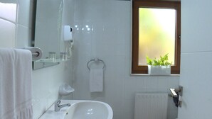 Unclassified image, 4 of 19, button - Hotel Avelina (Cangas de Onis)