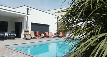 Single-storey house Royan 8 pers - Heated swimming pool in summer - Pontaillac beach