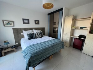 3 chambres, fer et planche à repasser, Wi-Fi, literie fournie