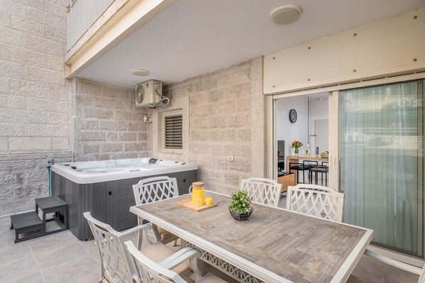 Apartment | Terrace/patio