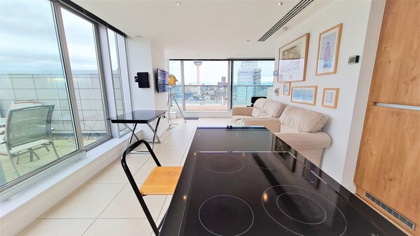 Premium Penthouse | Living area - 2 Bedroom Penthouse with Parking (Liverpool)