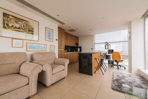 Premium Penthouse | Living area - 2 Bedroom Penthouse with Parking (Liverpool)