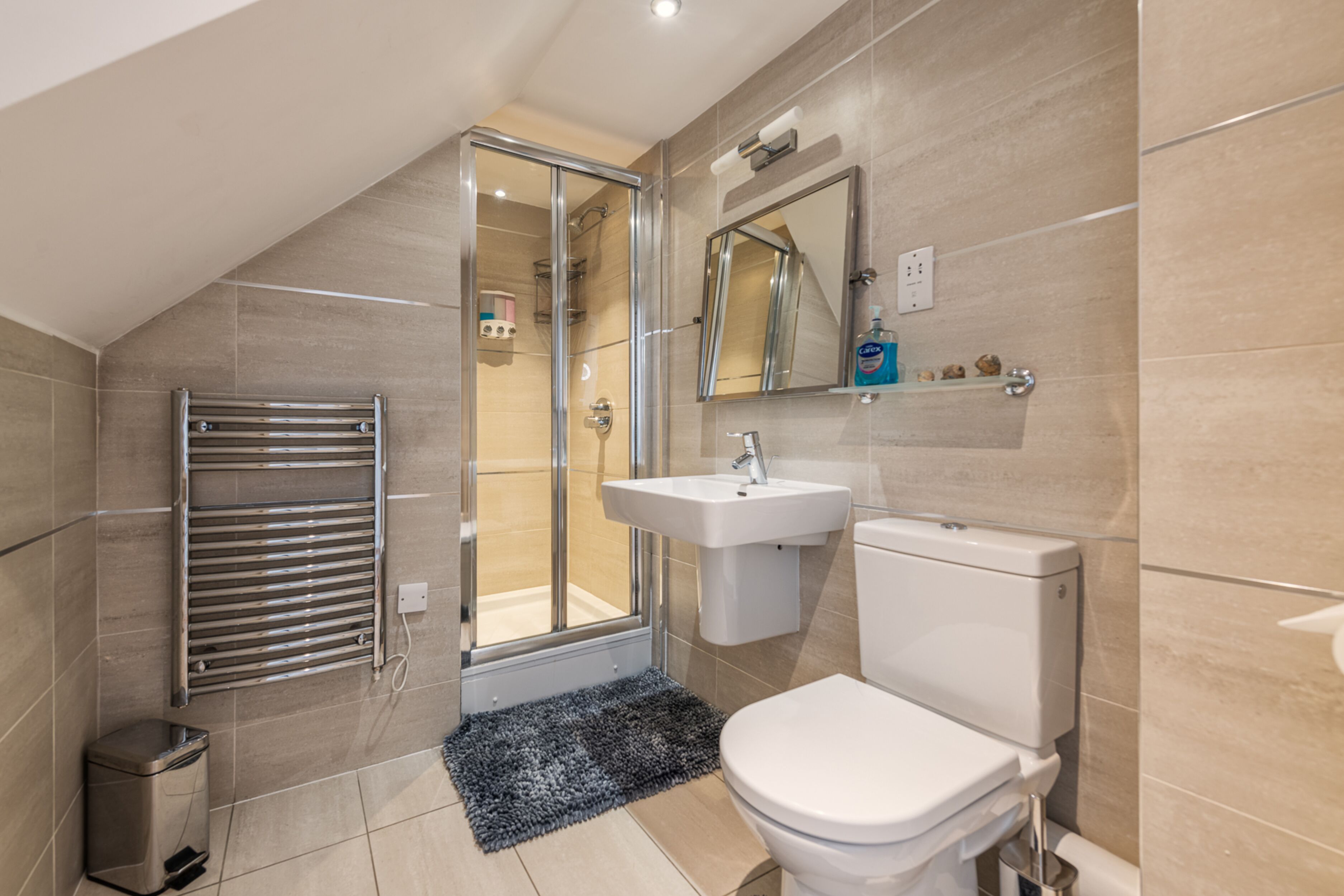 Premium Penthouse | Bathroom | Free toiletries, hair dryer, towels, soap