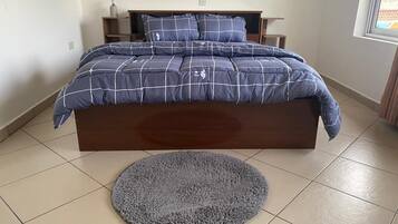 2 bedrooms, desk, iron/ironing board, WiFi