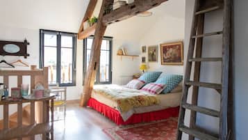 2 bedrooms, iron/ironing board, travel cot, free WiFi