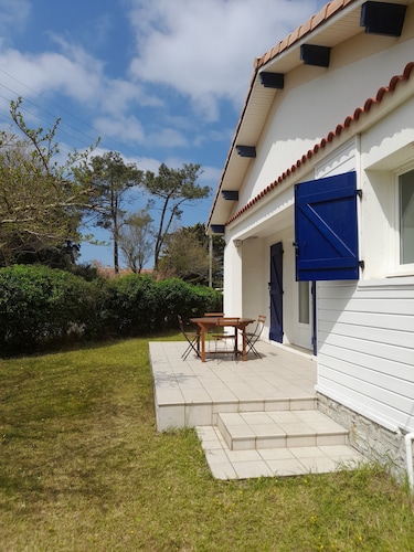 Maison familiale, plage, lac et centre-ville à 450m à pied