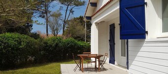 Family home, beach, lake and town center within 450m walking distance