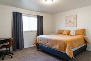 3 habitaciones, escritorio, wifi gratis y ropa de cama