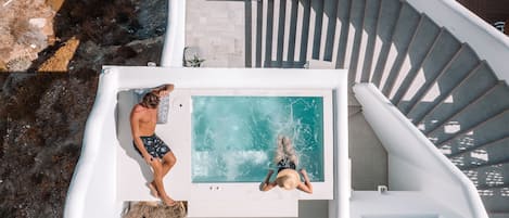 Superior Studio Suite | Premium bedding, individually decorated, desk, laptop workspace