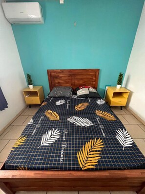 3 bedrooms, desk, iron/ironing board, travel cot