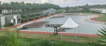 Pleasant house with swimming pool, jaccuzi and barbecue in the east of the island. 