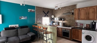 Pleasant house with swimming pool, jaccuzi and barbecue in the east of the island.