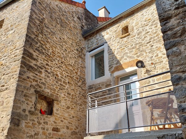Exterior detail - Country house with jacuzzi (Cheilly-lès-Maranges)