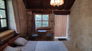 2 chambres, fer et planche à repasser, Wi-Fi, literie fournie