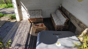 Terrace/patio - Between charm and relaxation with its jacuzzi. (Curvalle)