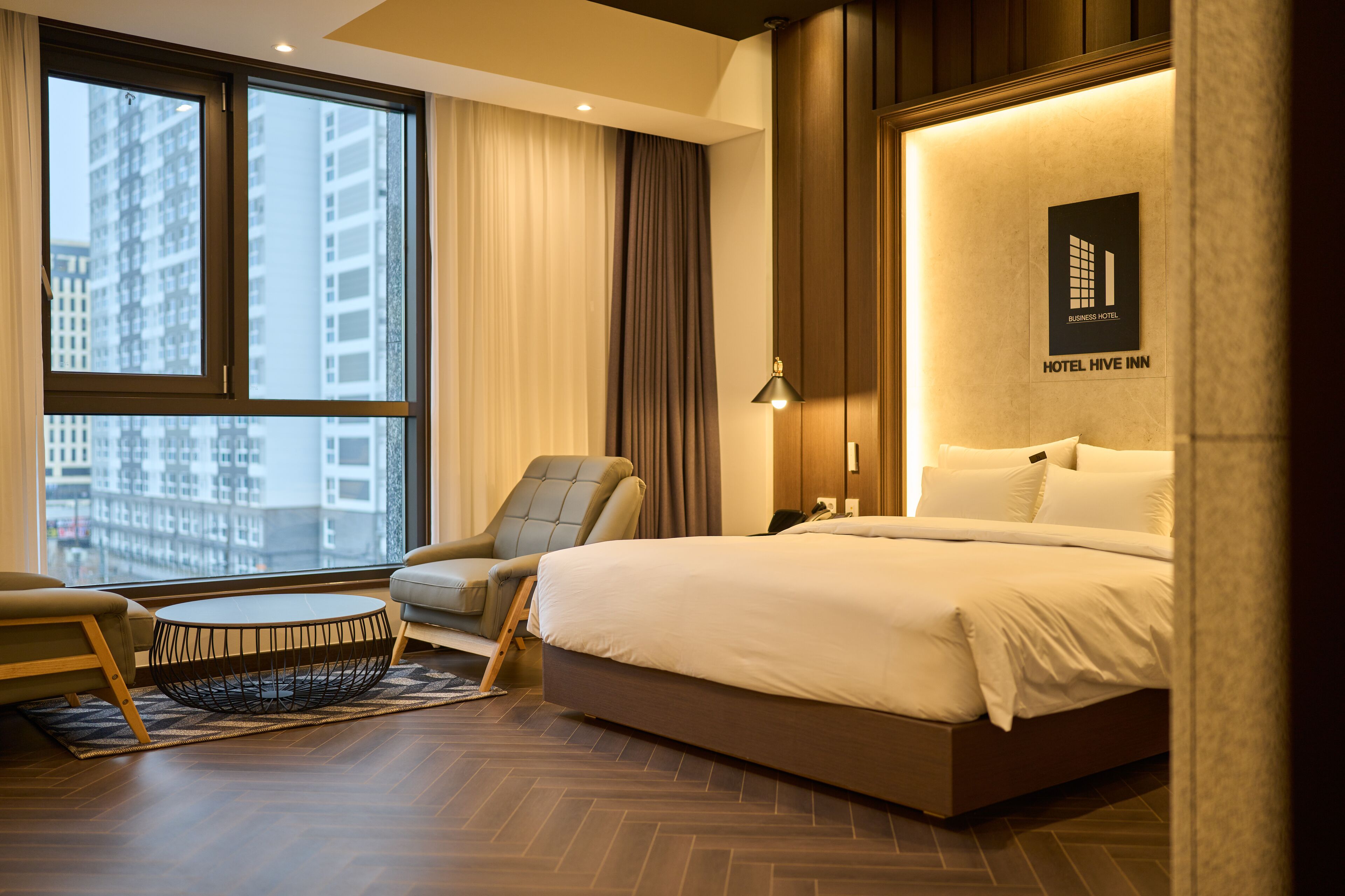 Signature Double Room | Laptop workspace, free WiFi, bed sheets