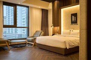 Espacio para trabajar con laptop, wifi gratis y ropa de cama 