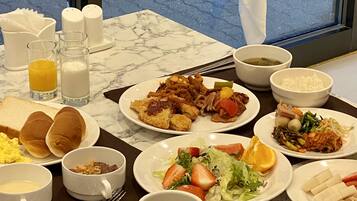 Daily buffet breakfast (KRW 10000 per person)