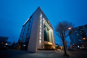 المنشأة من الخارج