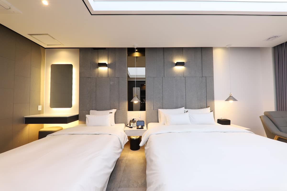 Deluxe Twin Room