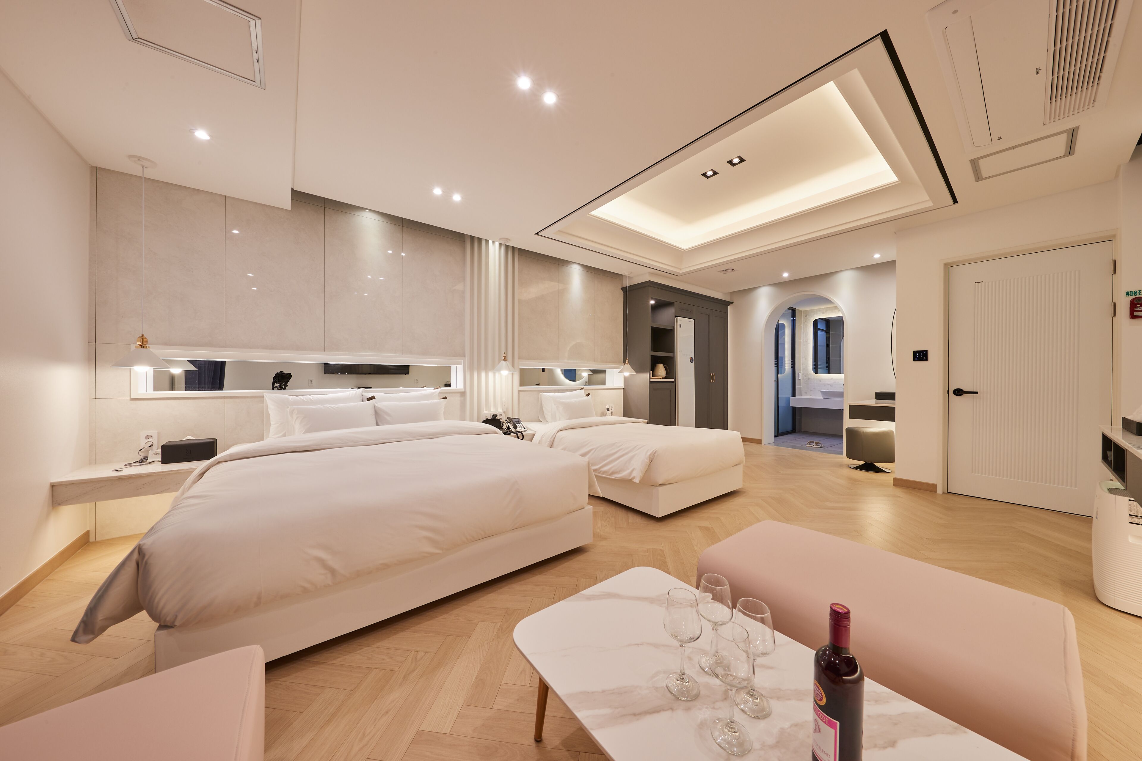 시  그니처 트윈룸 | 노트북 작업 공간, 무료 WiFi, 침대 시트