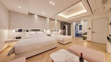 ์๊ทธ๋์ฒ ํธ์๋ฃธ | ๋
ธํธ๋ถ ์์
๊ณต๊ฐ, ๋ฌด๋ฃ WiFi, ์นจ๋ ์ํธ