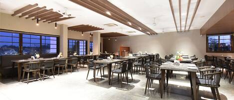 Daily full breakfast (INR 200 per person)