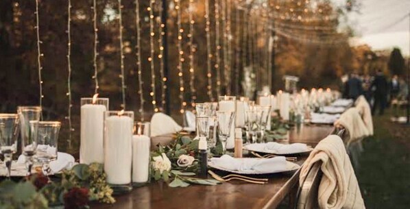 منطقة خارجية لإقامة الولائم والاحتفالات