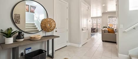 Townhome, 5 Bedrooms | Interior