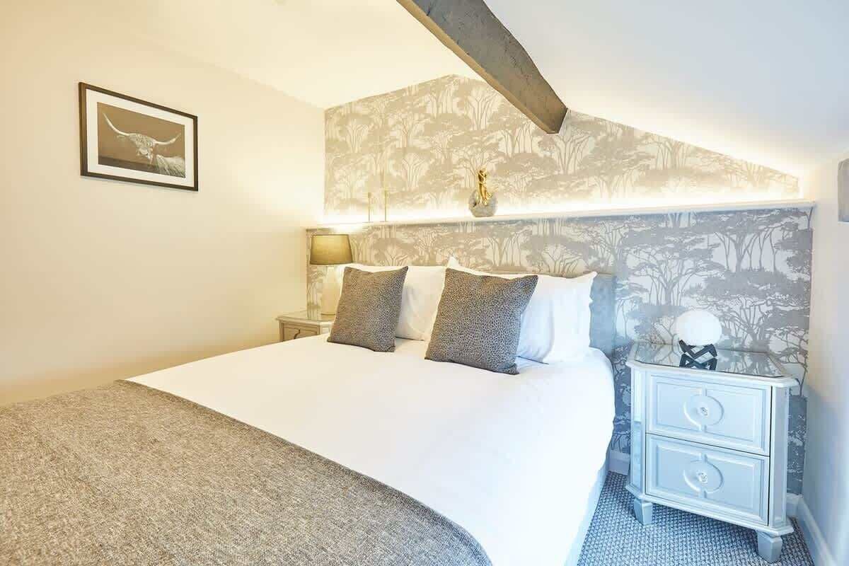 2 Schlafzimmer, hochwertige Bettwaren, Bügeleisen/Bügelbrett, WLAN