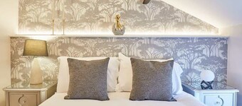 Host & Stay | 19 West End