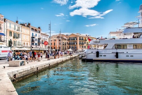 RARE! Exceptional apartment located on the port of Saint-Tropez