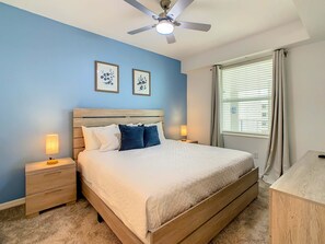 2 Schlafzimmer, Schreibtisch, Bügeleisen/Bügelbrett, WLAN