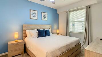 2 slaapkamers, een bureau, een strijkplank/strijkijzer, wifi