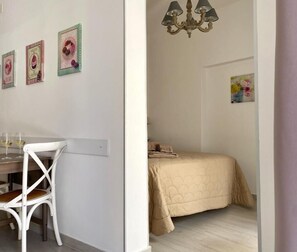 1 chambre, fer et planche à repasser, Wi-Fi gratuit