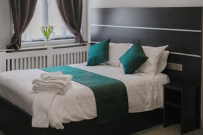 Standard Twin Room, 2 Double Beds | Premium bedding, free WiFi, bed sheets - Best Western Ebbw Vale (Ebbw Vale)