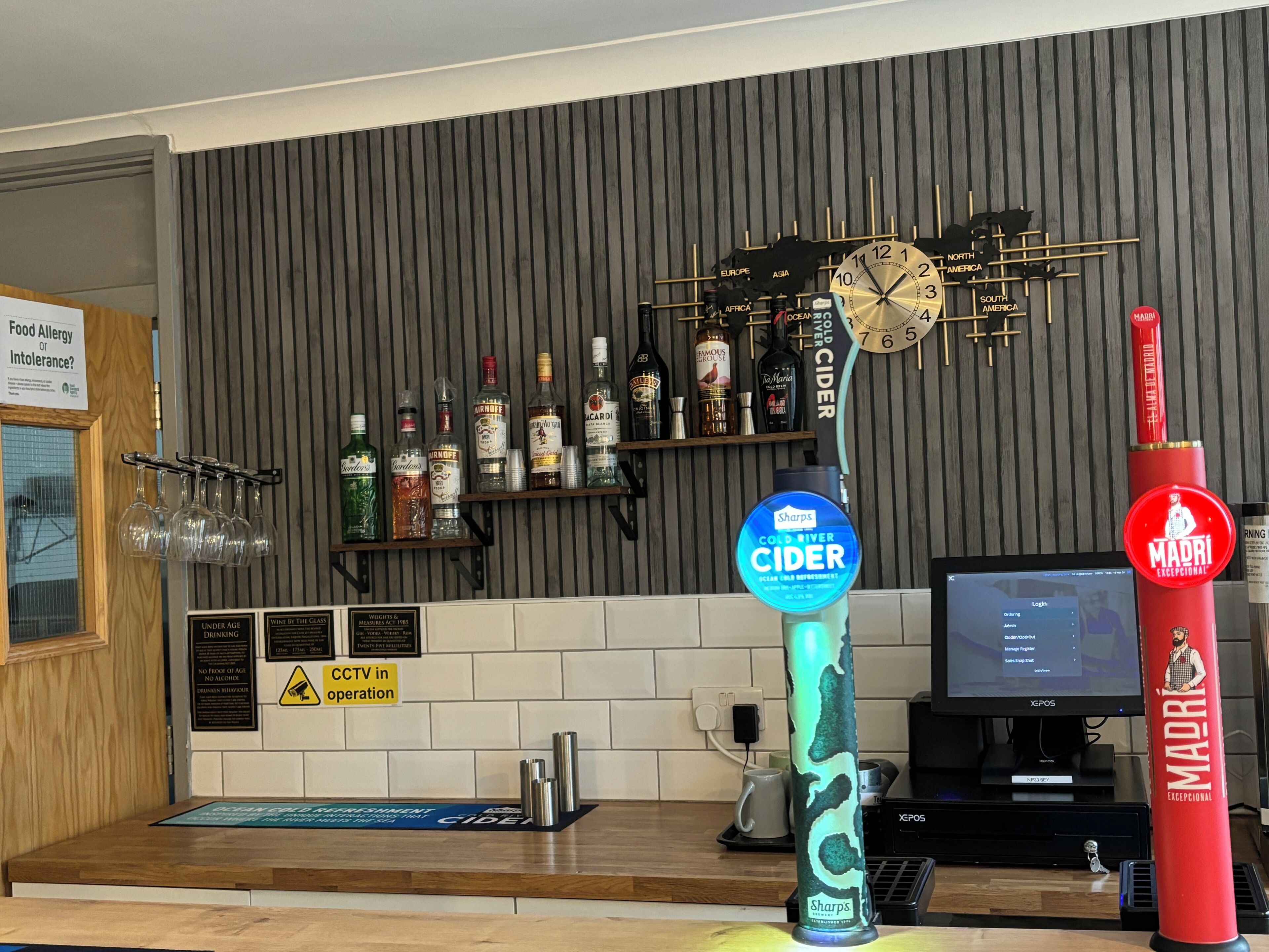 Bar (en la propiedad)