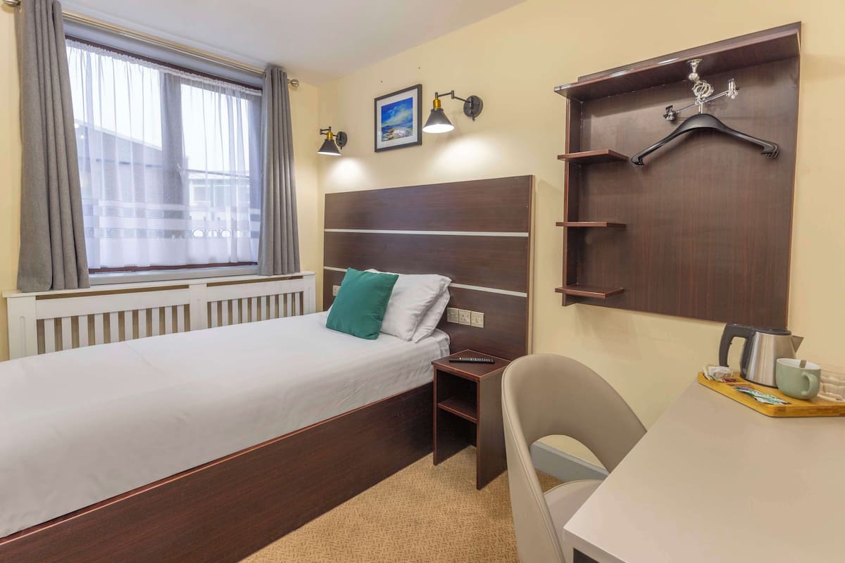 Premium bedding, free WiFi, bed sheets