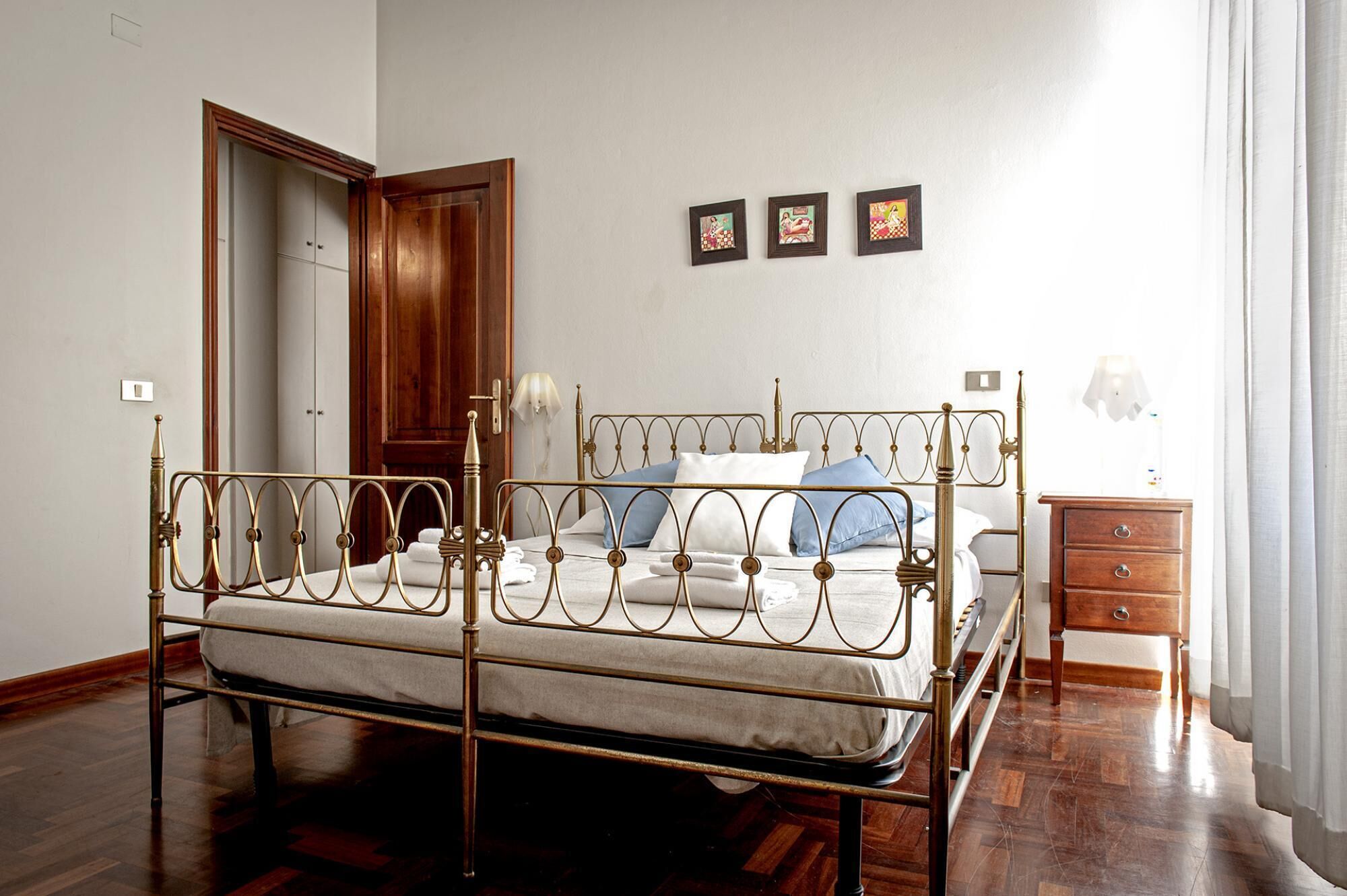 Li-e625-pipa16a1 - The Journalist House