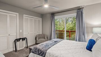 2 bedrooms, desk, iron/ironing board, travel cot