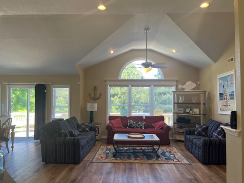 Heart of Duck!!  Heated Pool, Hot Tub, Golf Cart 