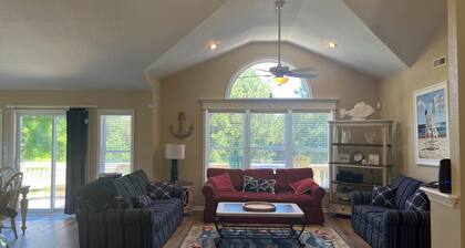 Heart of Duck!! Heated Pool, Hot Tub, Golf Cart